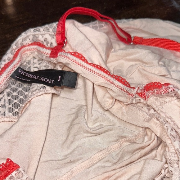Victoria's Secret women’s Red and White lace Chemise with Delicate Straps size M - Picture 7 of 7